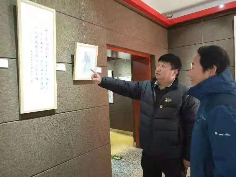 敏捷的白球